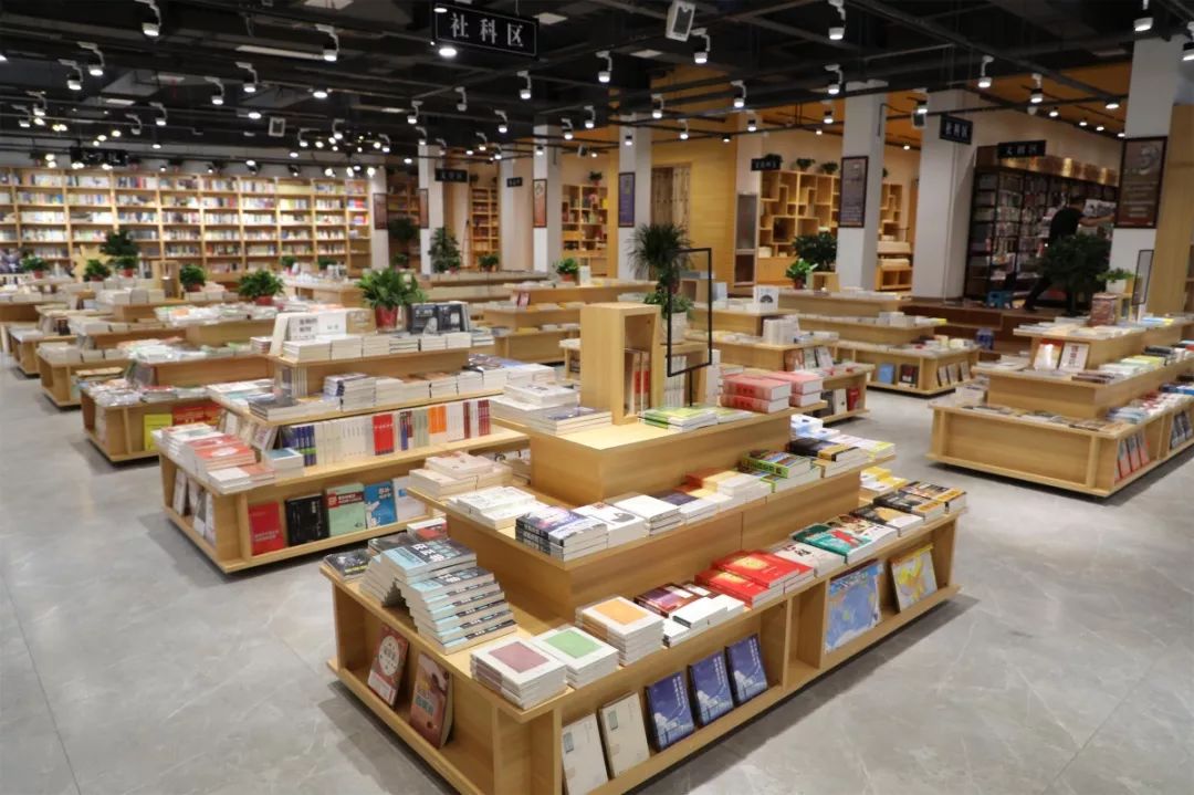 許昌復合文化新地標:建安區新華書店,在鬧市中看世界!